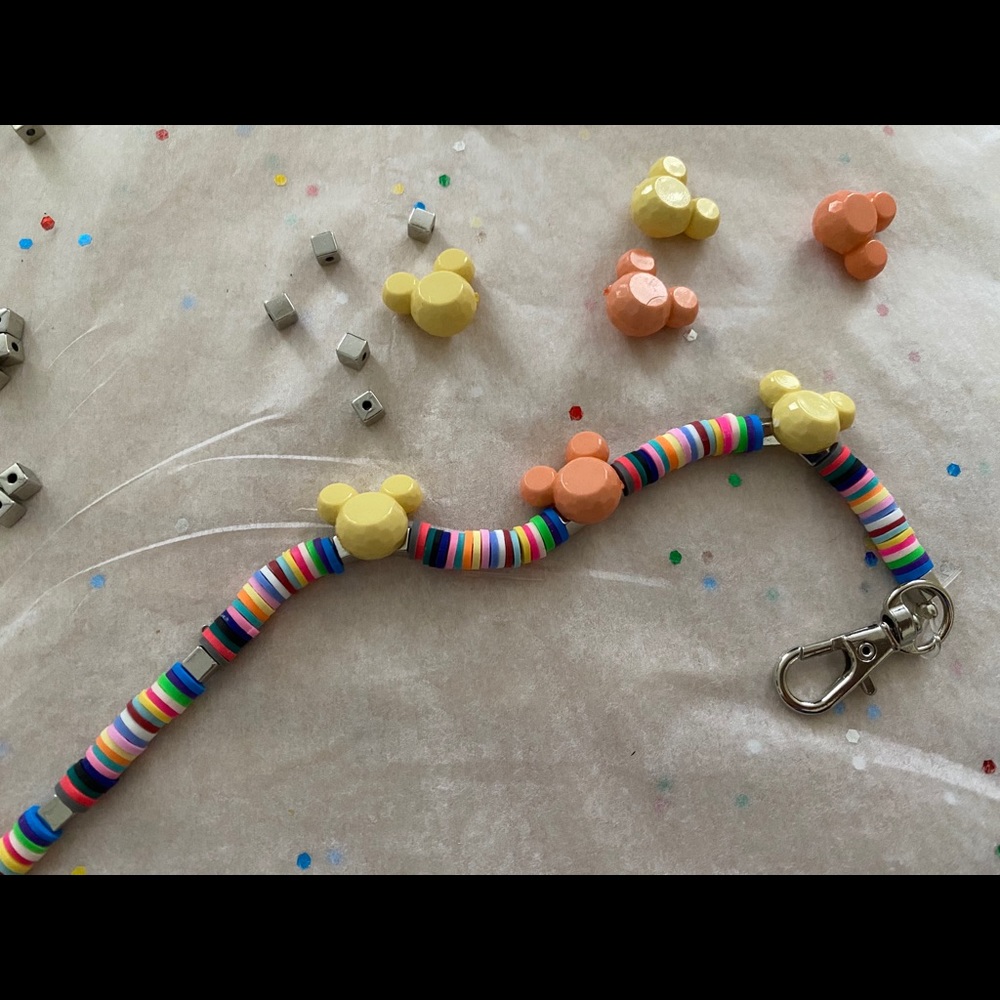 Mickey Confetti Mask Chain - Picture 3 of 3